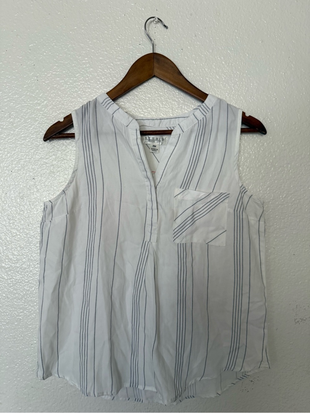 Studio Petite White Sleeveless V-Notch Stripe Pocket Women’s Sz PM